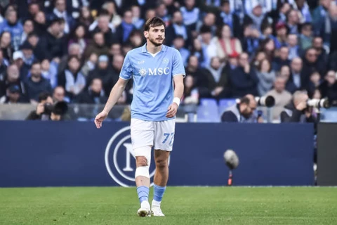 بديل كفاراتسخيليا.. نابولي يراقب 6 لاعبين